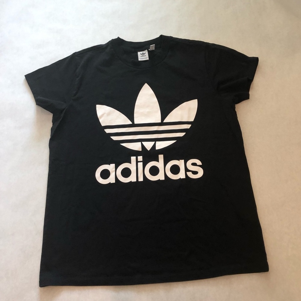 Adidas NWOT shirt size Medium Black and White